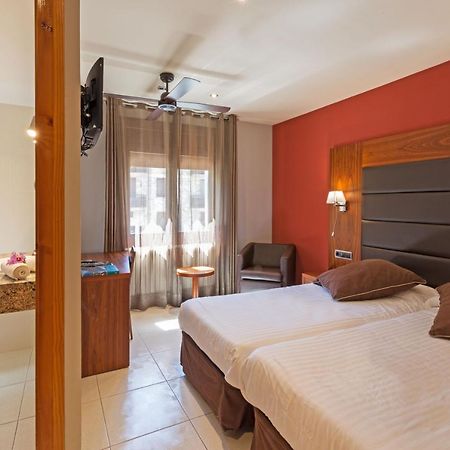 Hotel Restaurant Castellarnau Ес-Кало Екстер'єр фото