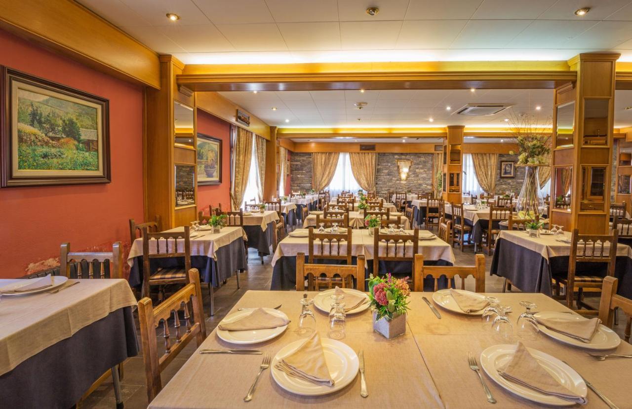 Hotel Restaurant Castellarnau Ес-Кало Екстер'єр фото