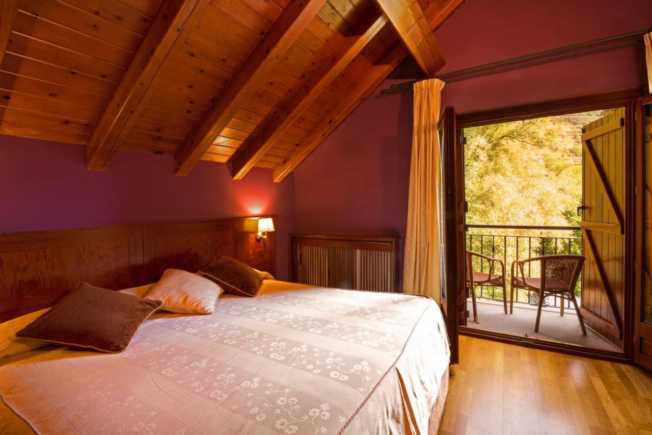 Hotel Restaurant Castellarnau Ес-Кало Екстер'єр фото